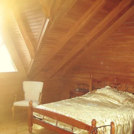 בקתה Timber Log House