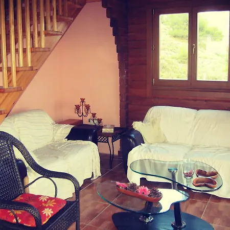 בקתה Timber Log House *