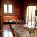 Timber Log House Chalet *