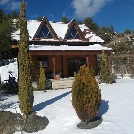 Timber Log House * أغروس