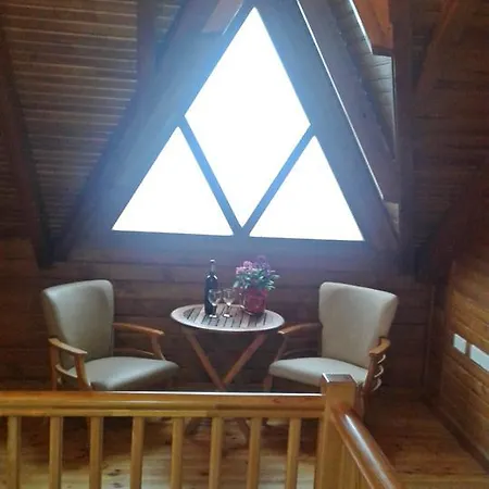 Alpesi faház Timber Log House