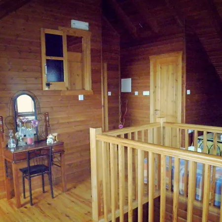 木屋 Timber Log House