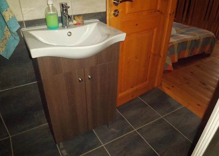 Timber Log House * Agros